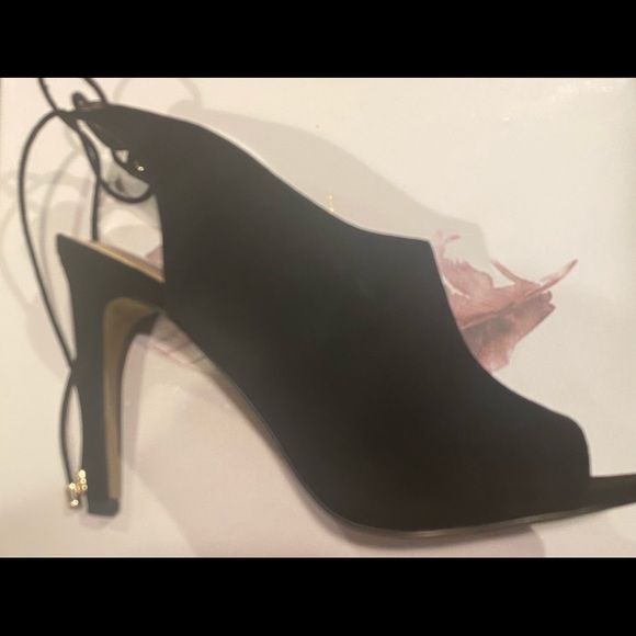 Women’s Jessica Simpson heels - Picture 2 of 5